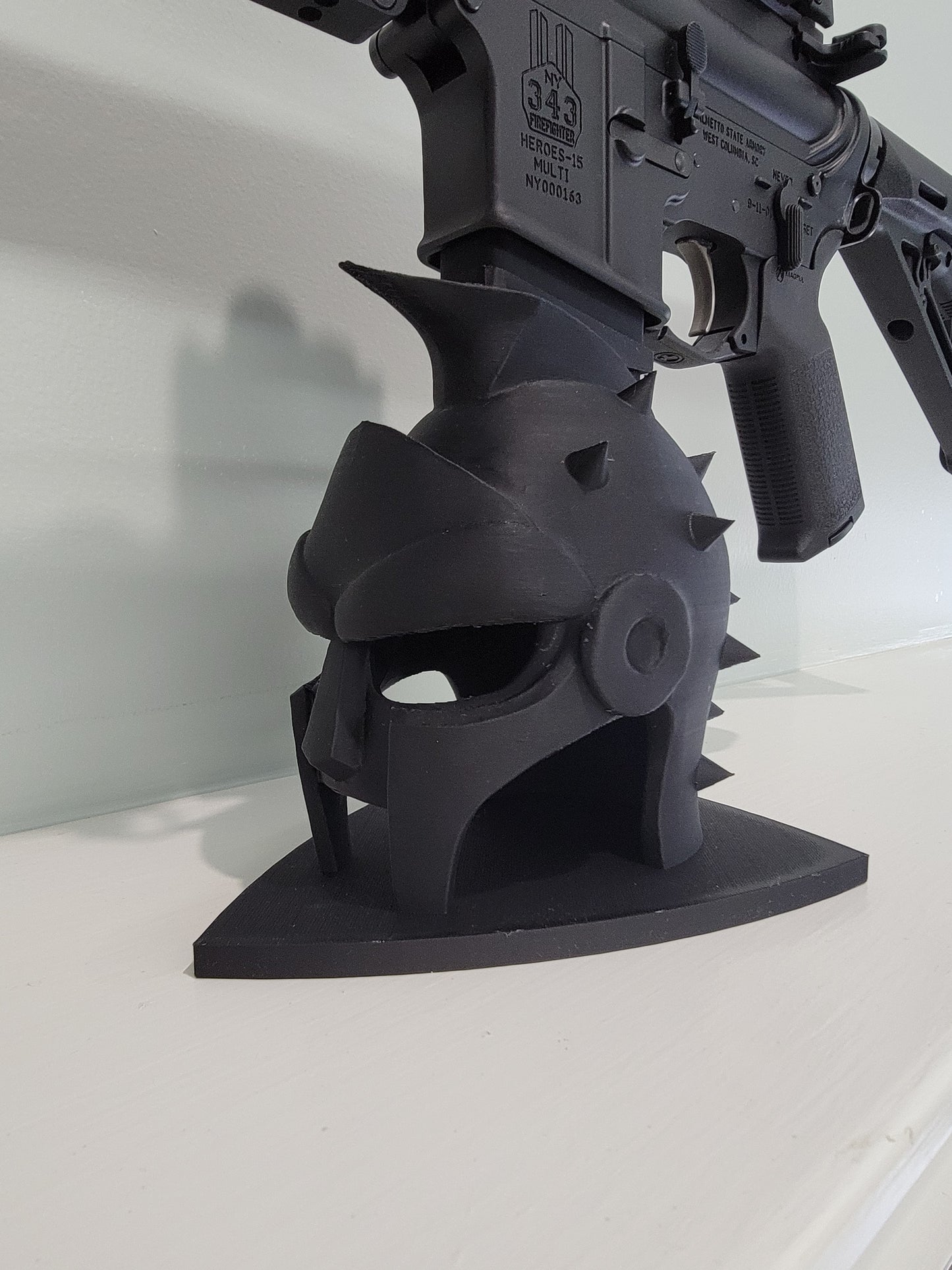 Rifle Display Stand Spartan Helmet