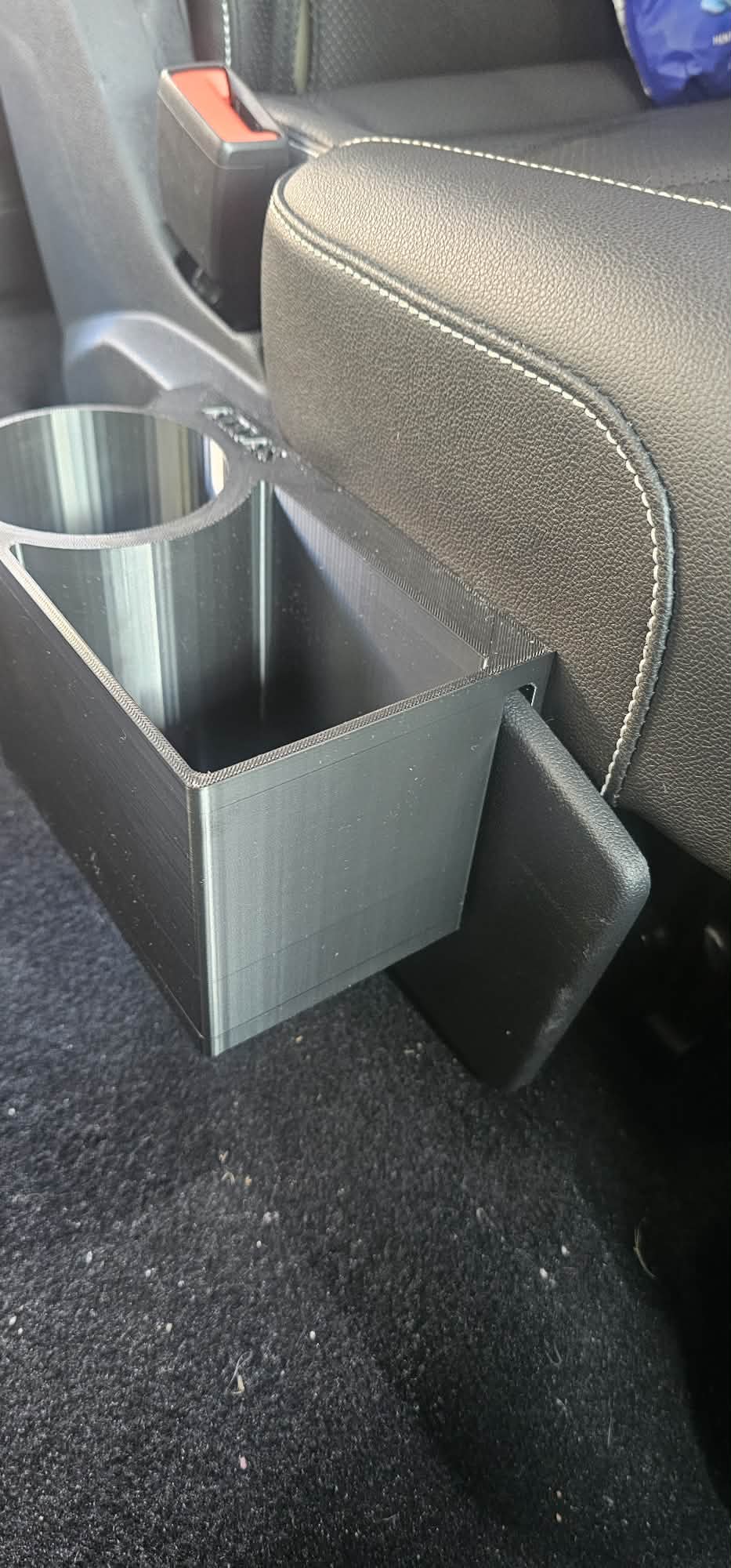VW Atlas Captain Chairs Cup Holders 2nd Row Seats